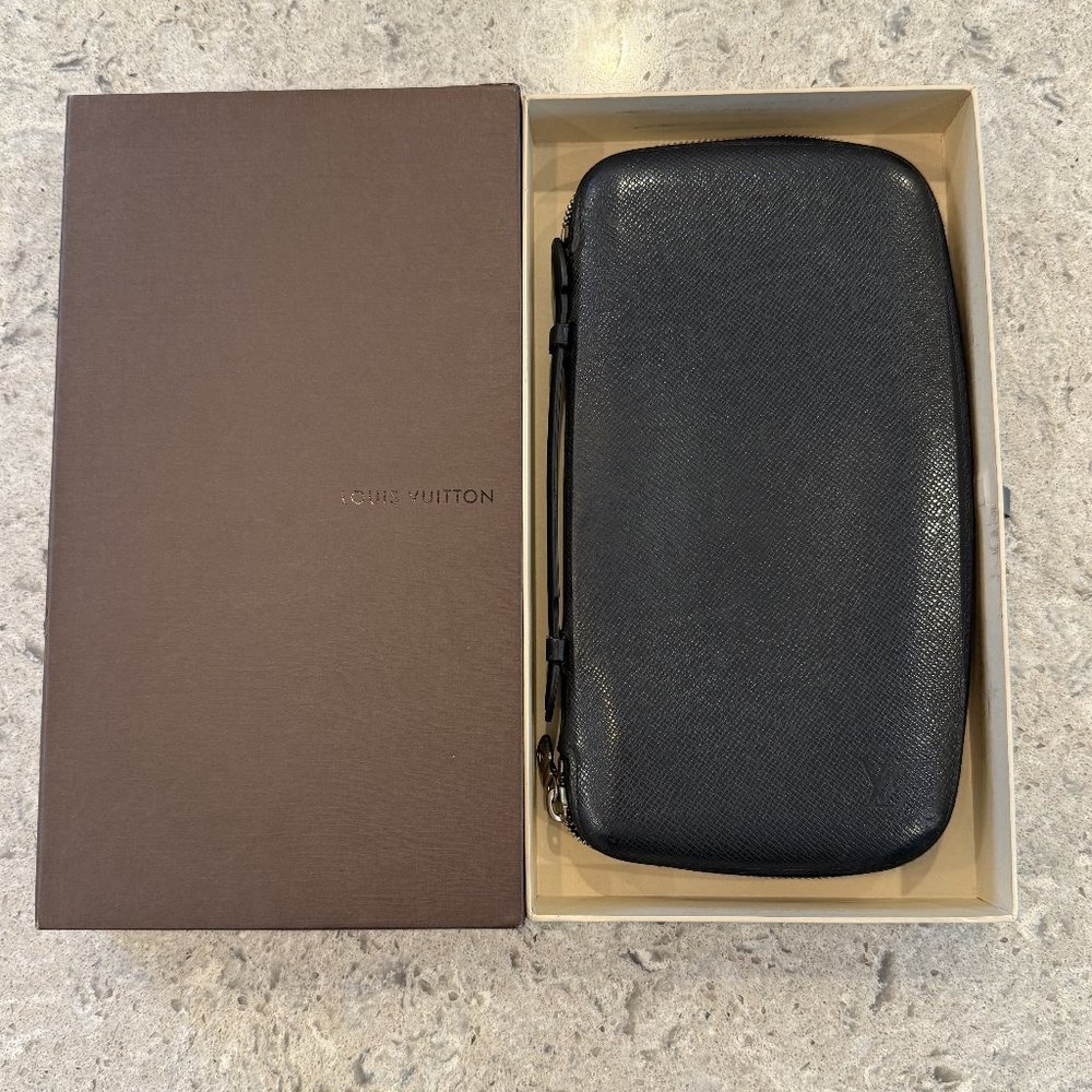 EUC LOUIS VUITTON ATOLL ORGANIZER WALLET BLACK WITH LV BOX